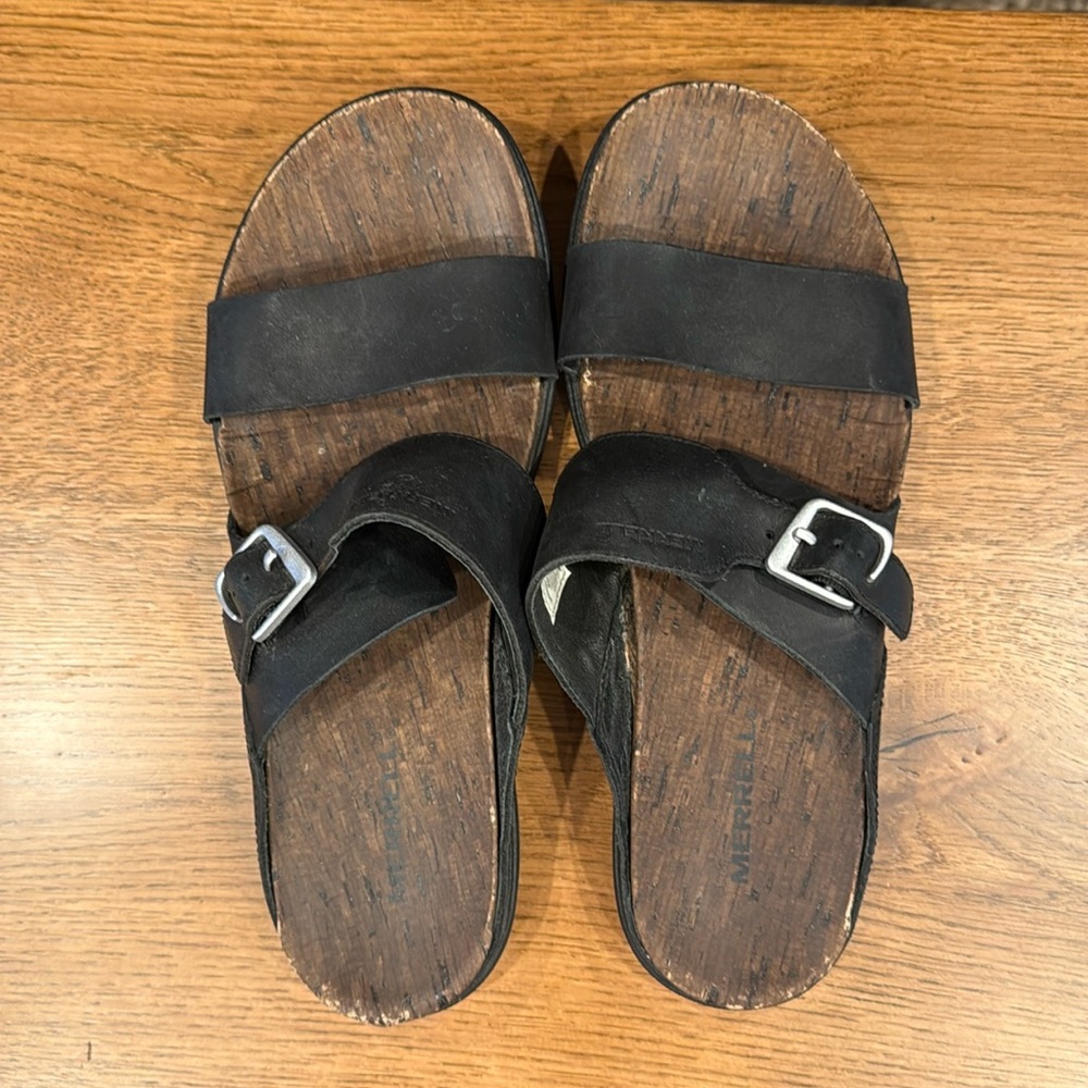 MERRELL ladies black sandals.  Size 9